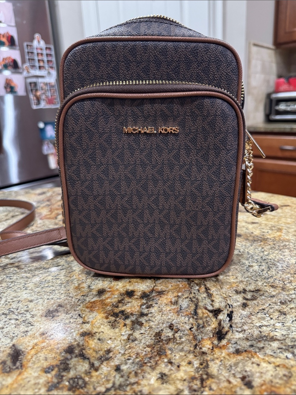 MICHAEL KORS JET SET TRAVEL MEDIUM CROSSBODY LOGO BAG